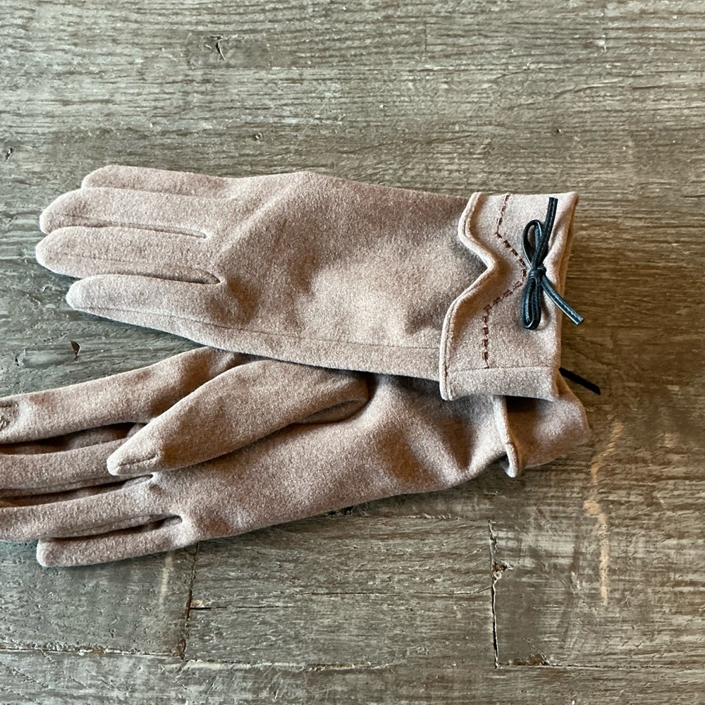 Anthropologie Sueded Gloves - NEW! - Picture 3 of 6
